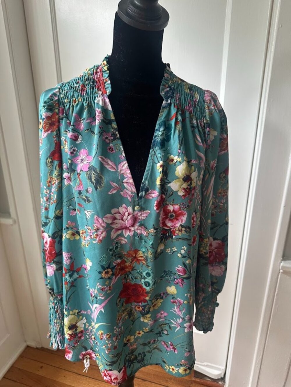 Floral, multicolor Eclair top, NWOT